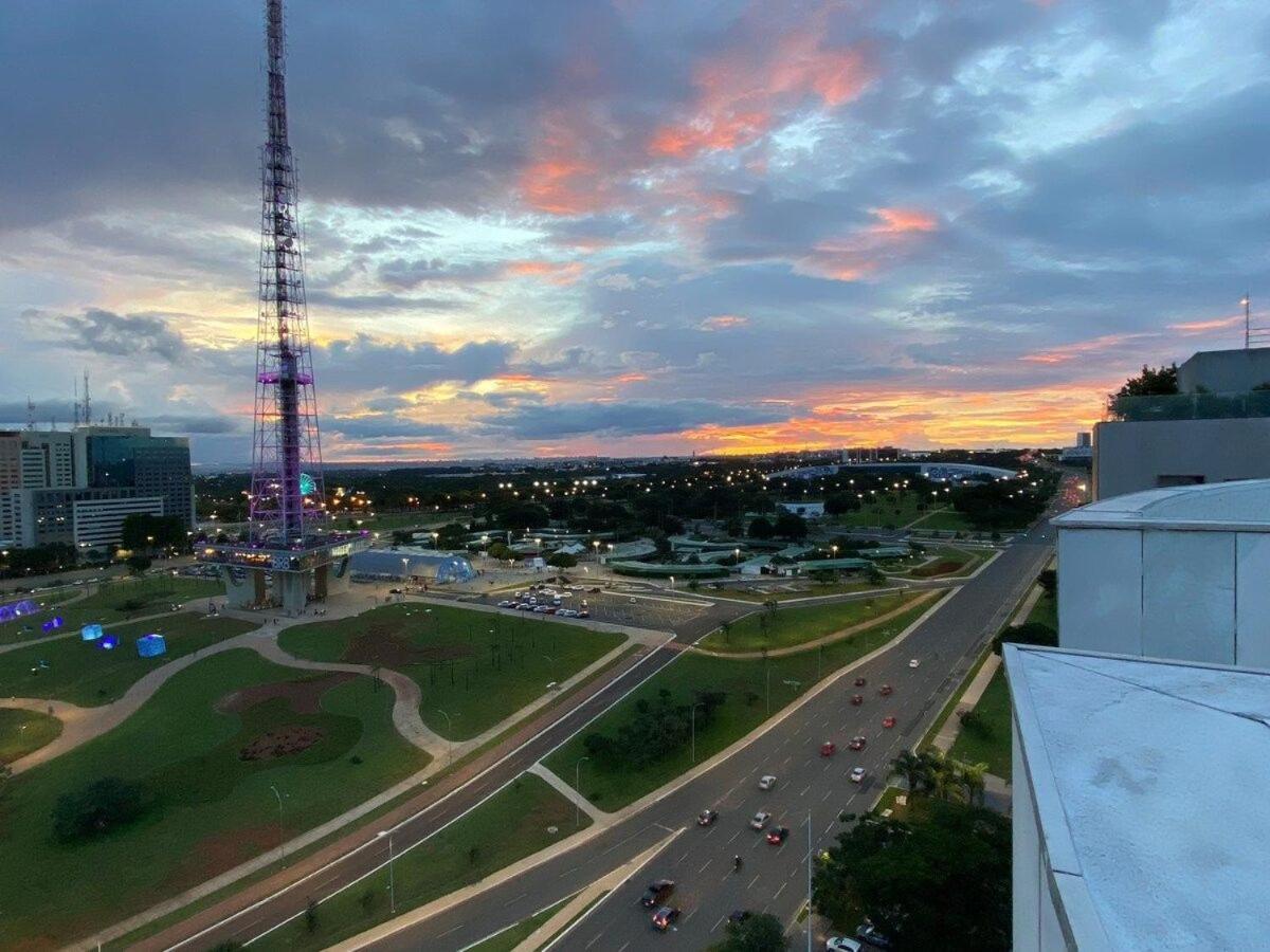 Flat Encantador No 7º Com Vista Pra Torre De Tv Brasilia Exterior foto